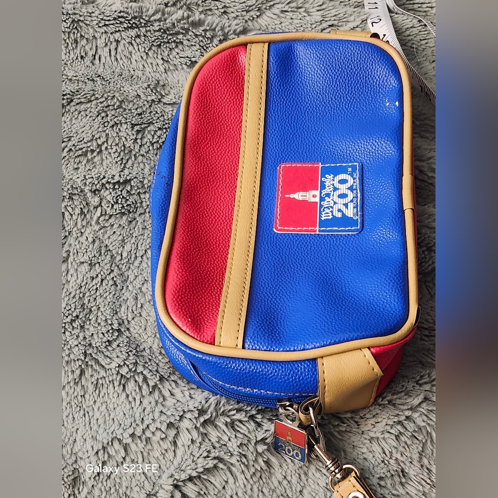Vintage 1986 We Are The People Travel bag Like New - Picture 5 of 6